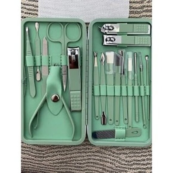 New 18pcs Manicure Set Pedicure Nail Clippers Set Travel Hygiene Kit - Picture 1 of 2
